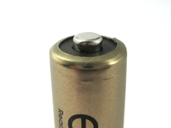 Eneloop rechargeable battery flatter positive terminal