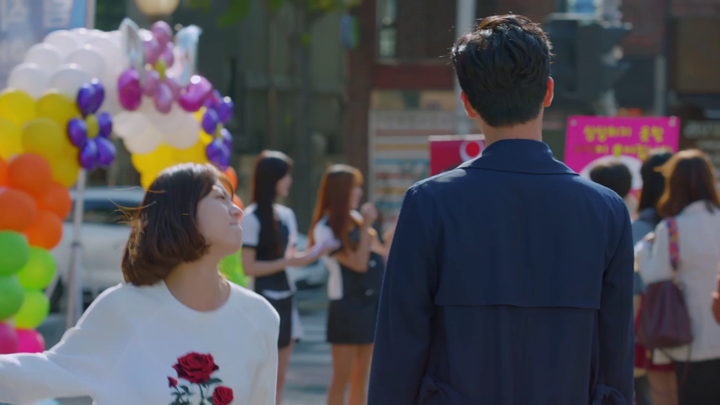Kang So Bong goes to break Nam Sin III out of checking out pretty girls