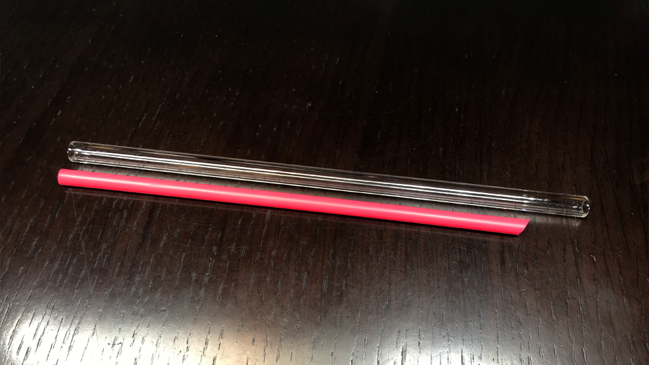 Thin glass straw, plastic straw comparison.