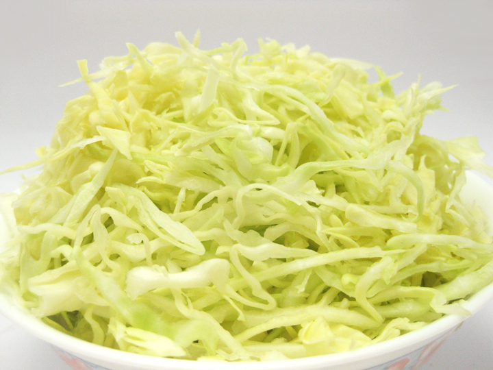 Thinly chopped cabbage