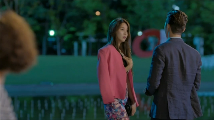 She Was Pretty: Ji Sung Joon stops at a pretty stranger who he thinks is Kim Hye Jin